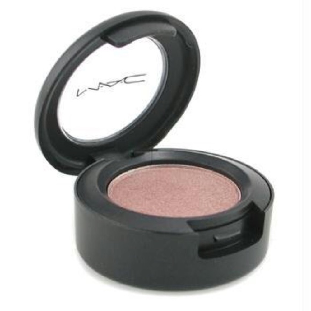 MAC Eye Shadow All That Glitters - Discontinued.